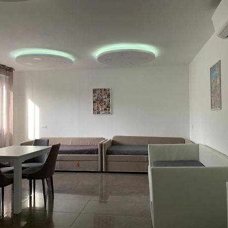 Mondo Suites Apartments ナポリ エクステリア 写真